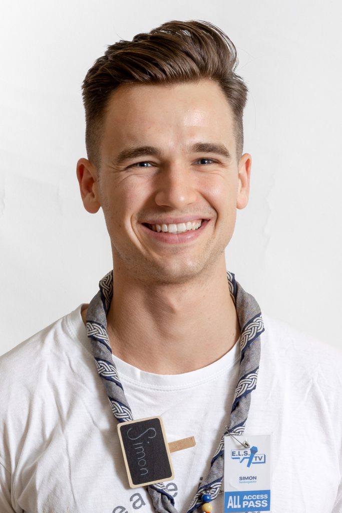Leiter mit braunen Haaren